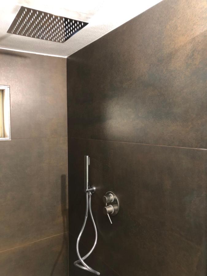 Carlo V - Con Piscina E Giardino Privati Apartment Lecce Luaran gambar