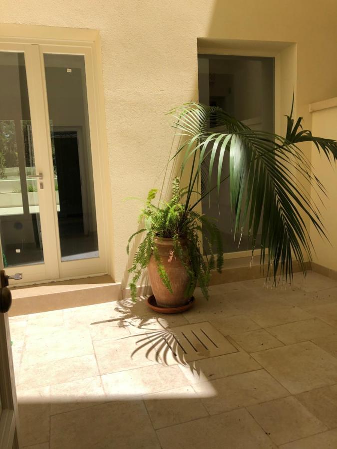 Carlo V - Con Piscina E Giardino Privati Apartment Lecce Luaran gambar