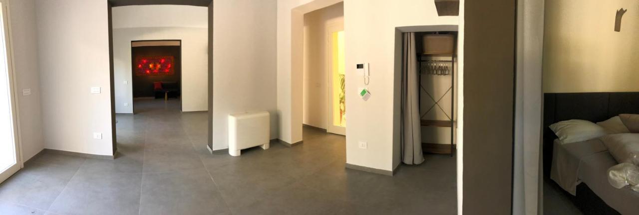 Carlo V - Con Piscina E Giardino Privati Apartment Lecce Luaran gambar