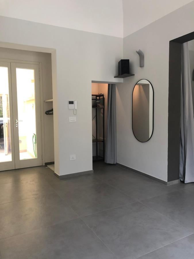 Carlo V - Con Piscina E Giardino Privati Apartment Lecce Luaran gambar