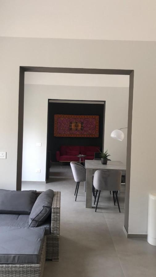 Carlo V - Con Piscina E Giardino Privati Apartment Lecce Luaran gambar