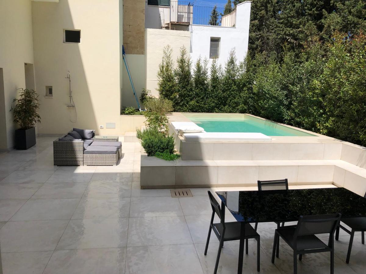 Carlo V - Con Piscina E Giardino Privati Apartment Lecce Luaran gambar