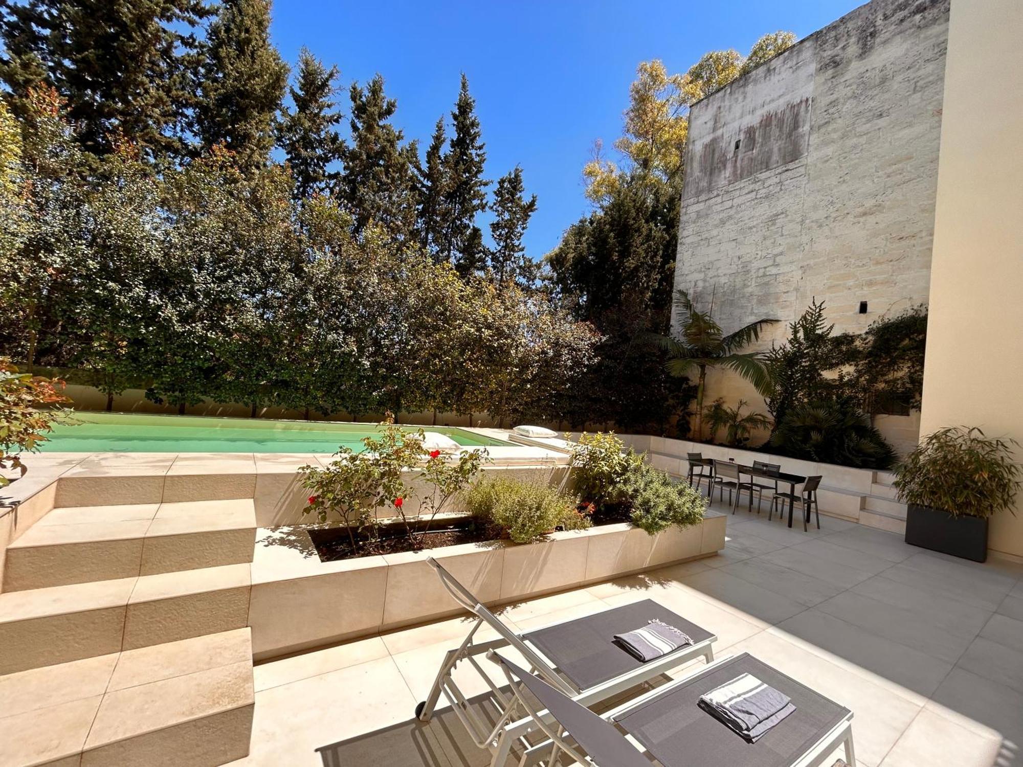 Carlo V - Con Piscina E Giardino Privati Apartment Lecce Luaran gambar
